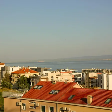 Kiki's Sea View