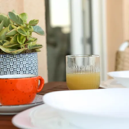 Lägenhet Kiki's Sea View *