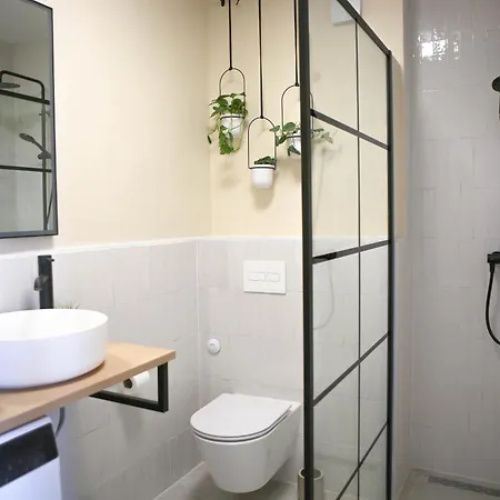 Апартаменты Kiki's Sea View