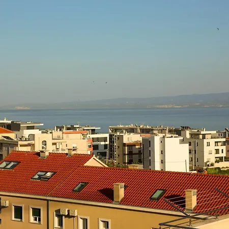 Апартаменты Kiki's Sea View *